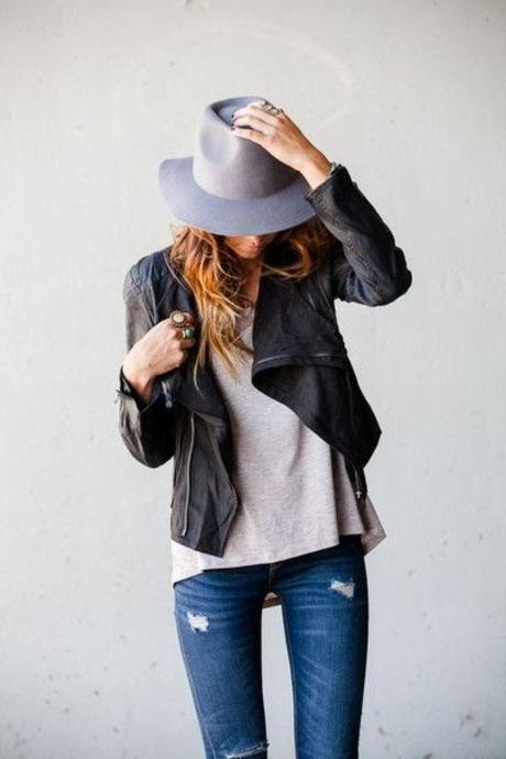Looks Street: Black leather Jacket