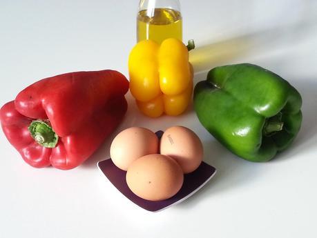 HUEVOS EN PIMIENTOS HUEVOS EN PIMIENTOS