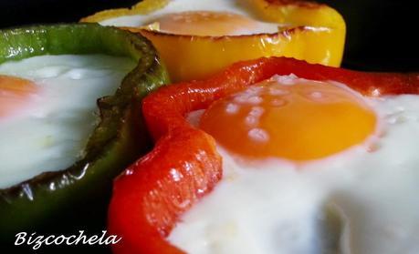 HUEVOS EN PIMIENTOS HUEVOS EN PIMIENTOS