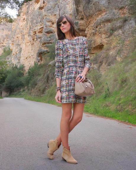 Vestido estampado + Botines camperos Vestido estampado + Botines camperos