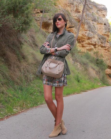 Vestido estampado + Botines camperos Vestido estampado + Botines camperos