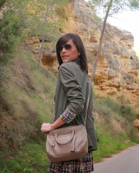 Vestido estampado + Botines camperos Vestido estampado + Botines camperos