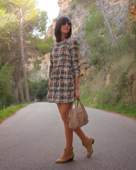 Vestido estampado + Botines camperos Vestido estampado + Botines camperos