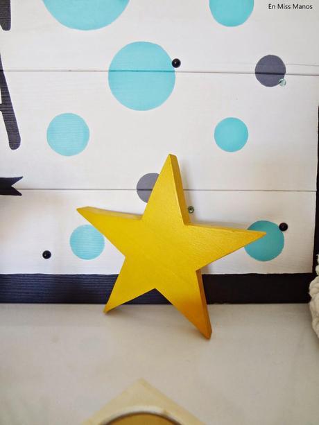 Piña y estrellas de madera Piña y estrellas de madera