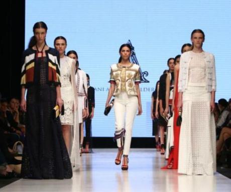 Desfile Ani Alvarez Calderon - LIFWEEKPV15