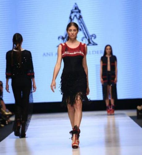 Desfile Ani Alvarez Calderon - LIFWEEKPV15