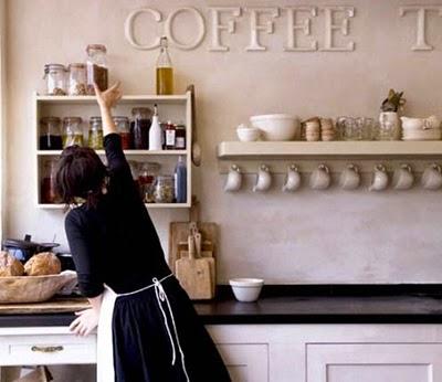 Baldas en la cocina / Shelves at the kitchen