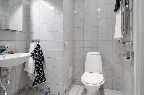 Piso pequeño con amplio salón y terraza comunitaria terrazas comunitarias ático piso pequeño decoración interiores espacios pisos pequeños distribución diáfana diseño de interiores blog decoración de salones decoración de interiores cocinas blancas pequeñas