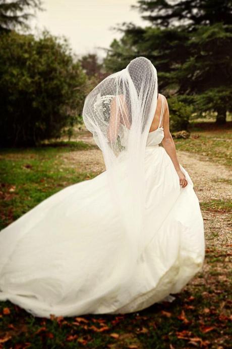 Novias con velo de tul plumeti