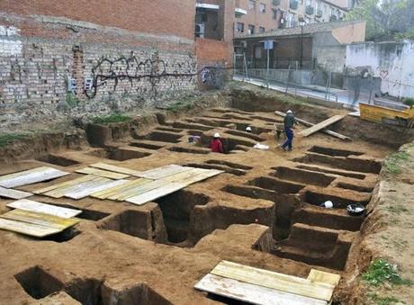 Aparecen cincuenta sepulturas del S. XI en un solar de Toledo