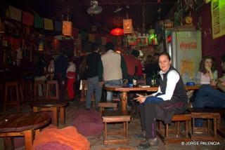 BEA EN EL BAR COLUMET, YEREVÁN