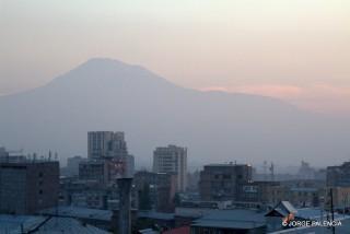 MONTE ARARAT VISTO DESDE LA TERRAZA DEL HOSTEL PENTHOUSE, YEREVÁN