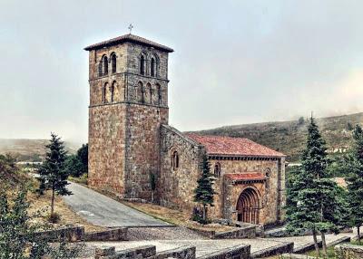 San Pedro de Cervatos, antiguo Camino de Santiago.