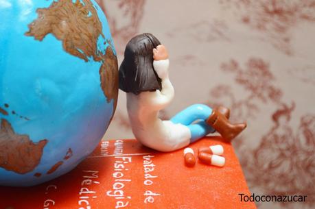 TARTA LIBROS DE MEDICINA DE MAZAPÁN