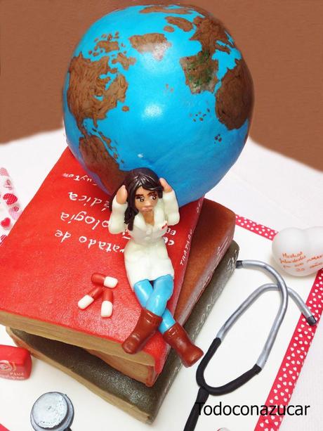 TARTA LIBROS DE MEDICINA DE MAZAPÁN