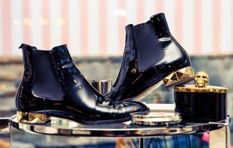 » Ashley Benson - Closet