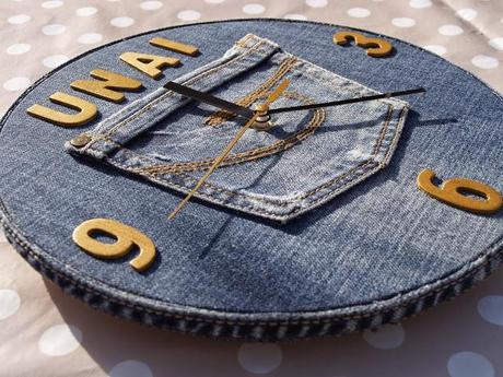 DIY Reloj y hucha para Unai, reciclando vaqueros.