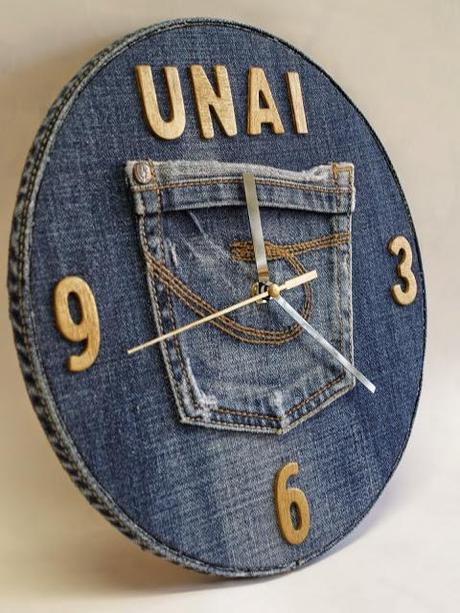 DIY Reloj y hucha para Unai, reciclando vaqueros.