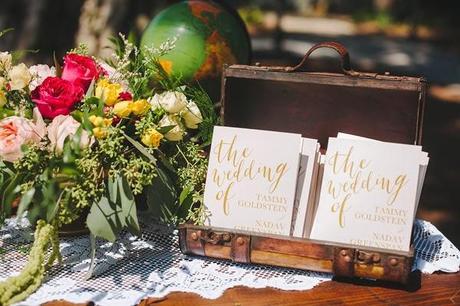 BODA ESTILO BOHO DECORADA CON BOTELLAS DORADAS BODA ESTILO BOHO DECORADA CON BOTELLAS DORADAS