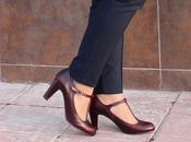 "Entre galgos conejos"...