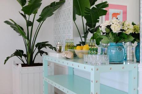 UNA SALA DE ESTAR ELEGANTE Y MUY FEMENINA