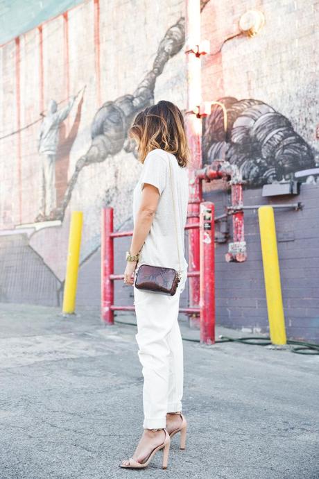 Total_White_outfit-Ripped_Jeans-Los_Angeles-Street_Style-9