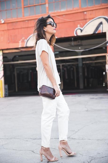 Total_White_outfit-Ripped_Jeans-Los_Angeles-Street_Style-5