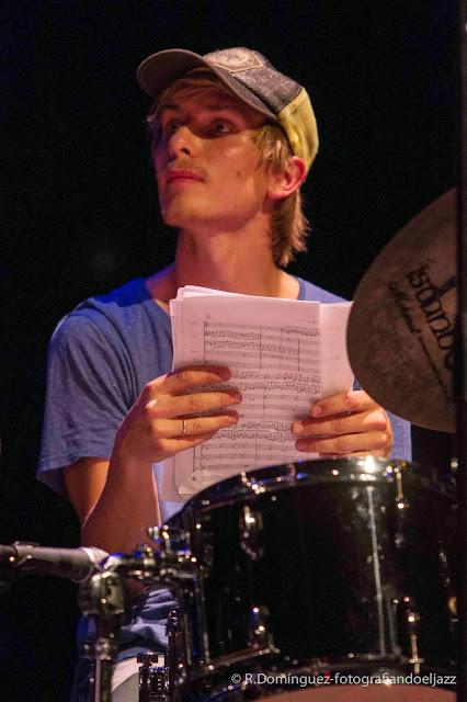 © R.Domínguez - Atomic - Hans Hulbœkmo