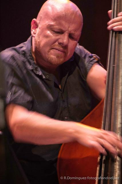 © R.Domínguez - Atomic - Ingebrigt Håker Flaten