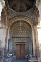 ENTRADA A LA CATEDRAL DE ECHMIADZIN