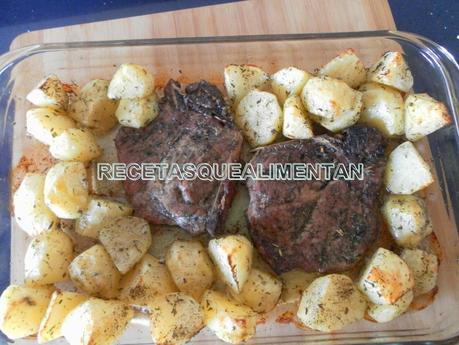 CHULETAS DE CERDO A LAS FINAS HIERBAS