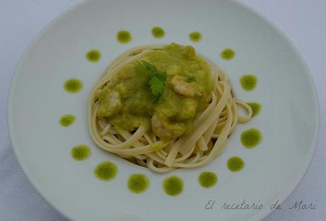 tallarines en salsa verde y cilantro