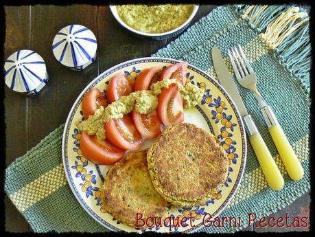 Hamburguesas de garbanzos, arroz integral y vegetales con aderezo al Masala