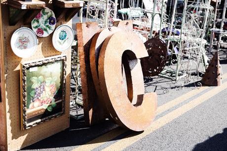 Manson_Gavriel_Tote_Bag-Black_Outfit-Vintage_Levis-Sneakers-Rose_Bowl_Flea_Market-75