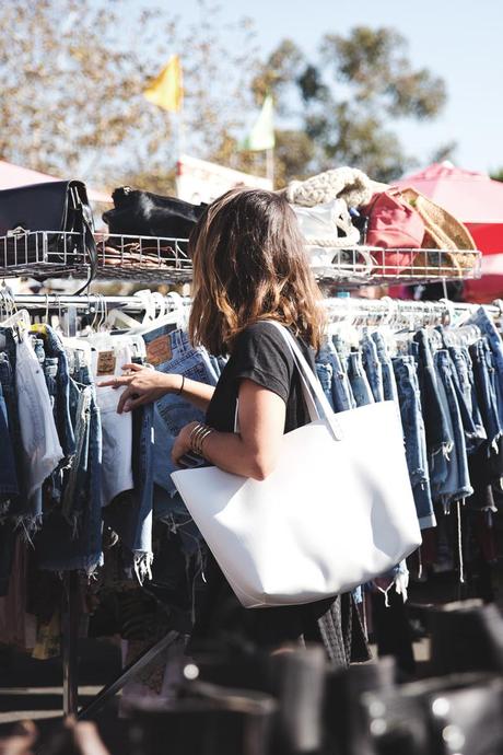 Manson_Gavriel_Tote_Bag-Black_Outfit-Vintage_Levis-Sneakers-Rose_Bowl_Flea_Market-61