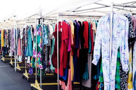 Manson_Gavriel_Tote_Bag-Black_Outfit-Vintage_Levis-Sneakers-Rose_Bowl_Flea_Market-67