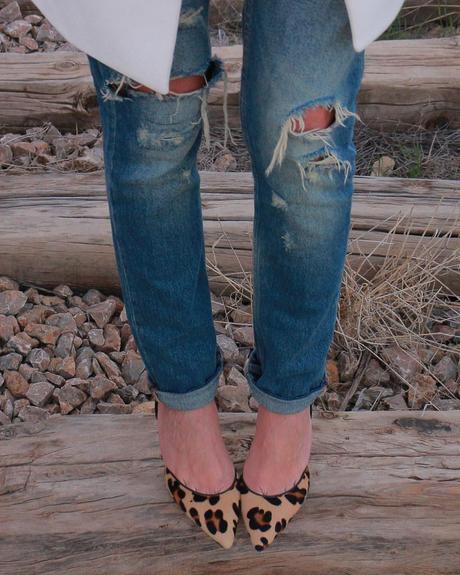 Abrigo blanco + Boyfriend jeans