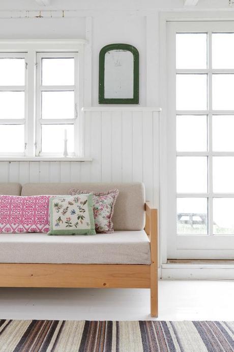 Decoracion austera. Espacios frios y solitarios al natural