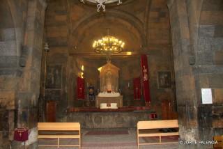 INTERIOR DE LA IGLESIA SURB ASTVATSATSIN EN EL MONASTERIO KHOR VIRAP