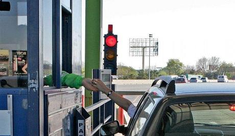 Macri autorizó un nuevo aumento de hasta un 33% en los peajes porteños