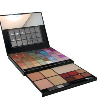 Siempre lista con mis bandejas de maquillaje