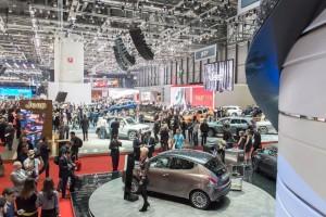 ambiente en la feria del automóvil de Suiza