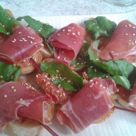 Crostinis de jamón serrano