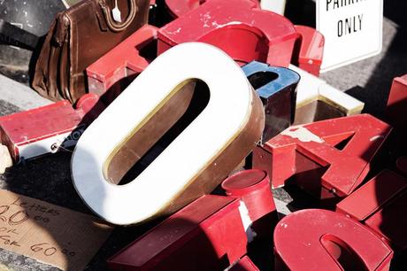 Manson_Gavriel_Tote_Bag-Black_Outfit-Vintage_Levis-Sneakers-Rose_Bowl_Flea_Market-72