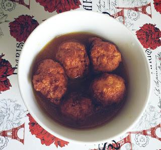 Receta: Sopa de albóndigas con atún