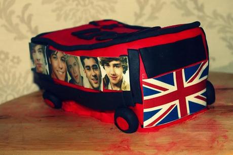 TARTA AUTOBUS ONE DIRECTION