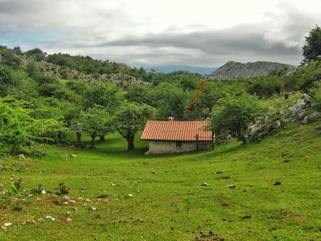 Pico Mirueño y Múa desde el Alto la Llama