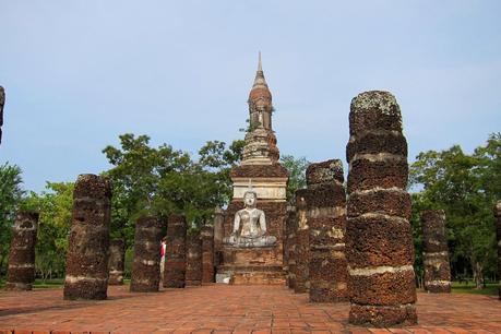 TEMPLOS DE SUKHOTHAI  (TAILANDIA DÍA 6 )