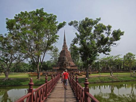 TEMPLOS DE SUKHOTHAI  (TAILANDIA DÍA 6 )