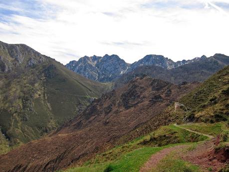 PUENTE LA VIDRE - CUETO LAS VACAS - CUETO CARRASPION Y FOZ DEL RUBÓ  (PARTE 2)